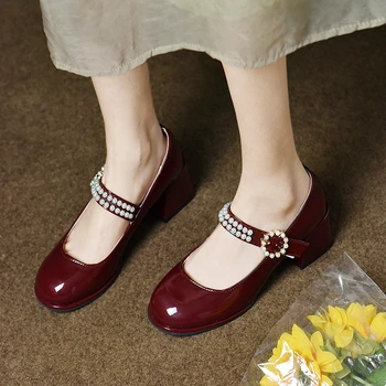 Новая модная женская обувь с круглым носком и пряжкой на массивном каблуке, украшенная жемчугом, Летняя элегантная повседневная обувь для вечеринок на высоком каблуке
